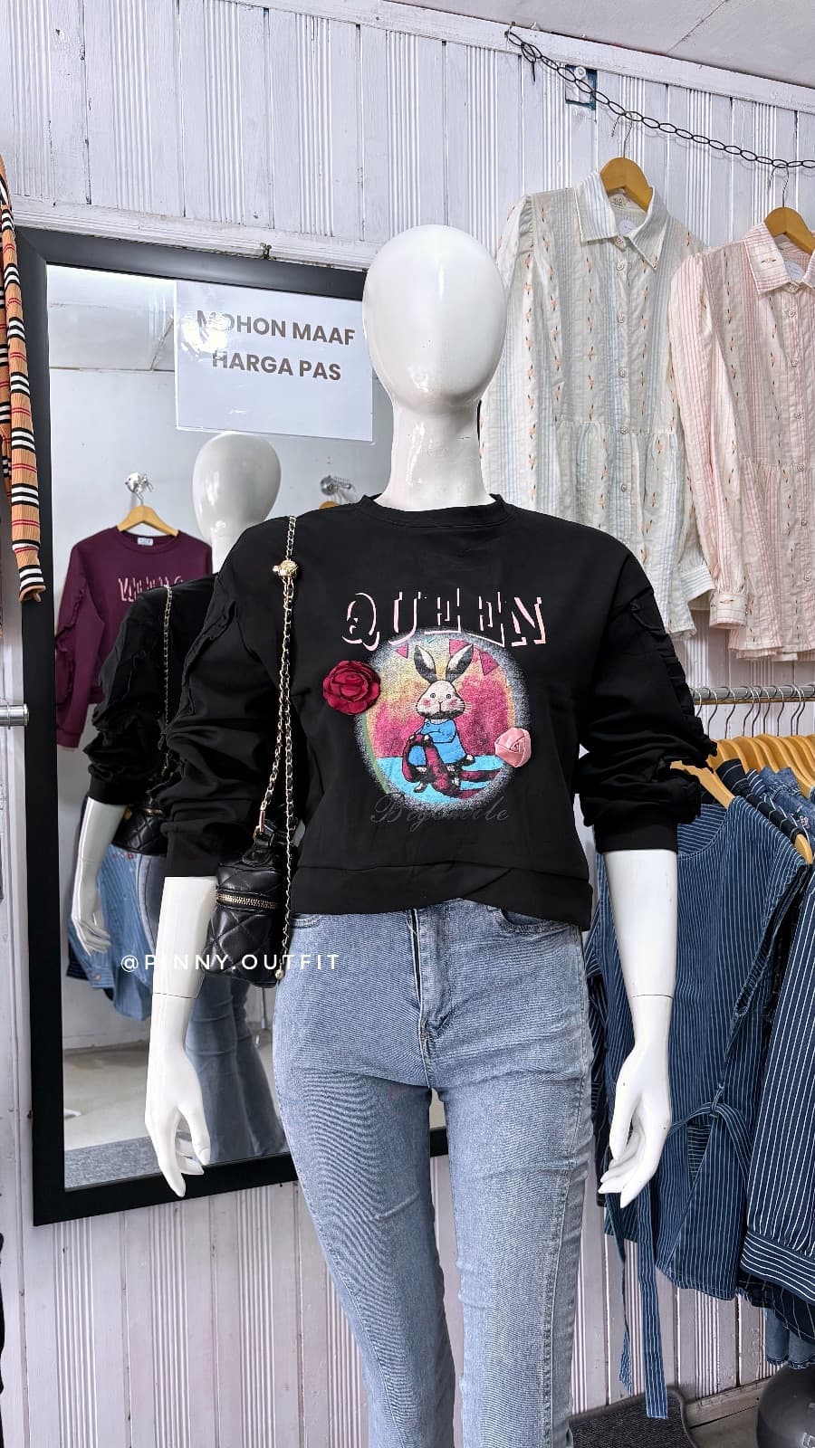 Sweater Queen — Hitam