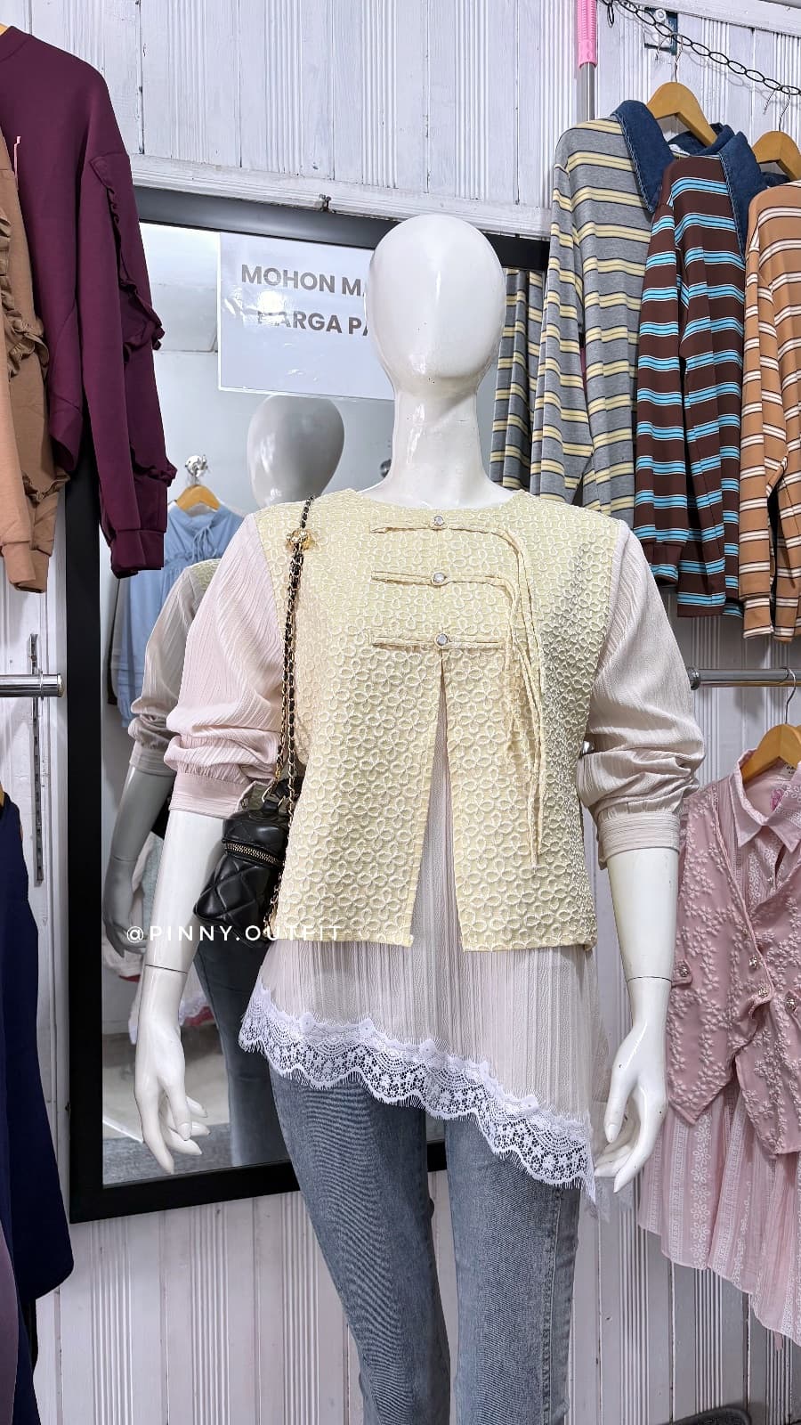 Blouse Tekstur Lace Miring — Kuning